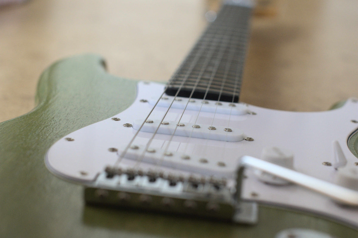 Gitarre mit Tir Nan Og Logo